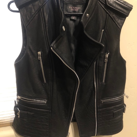 Victoria’s Secret Faux Leather Vest. Size Small. - Picture 3 of 4